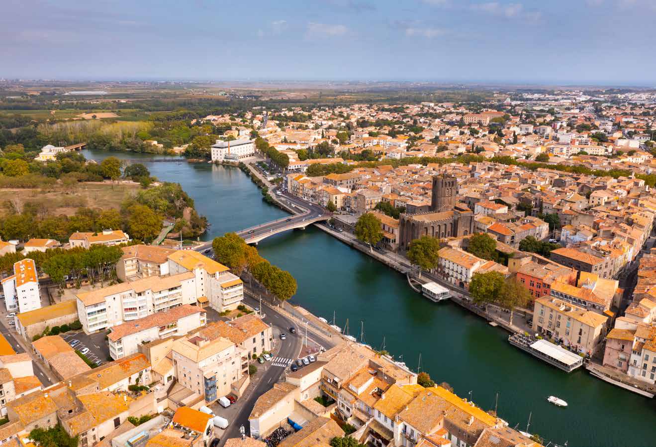 Centre historique d'Agde et rivière Hérault